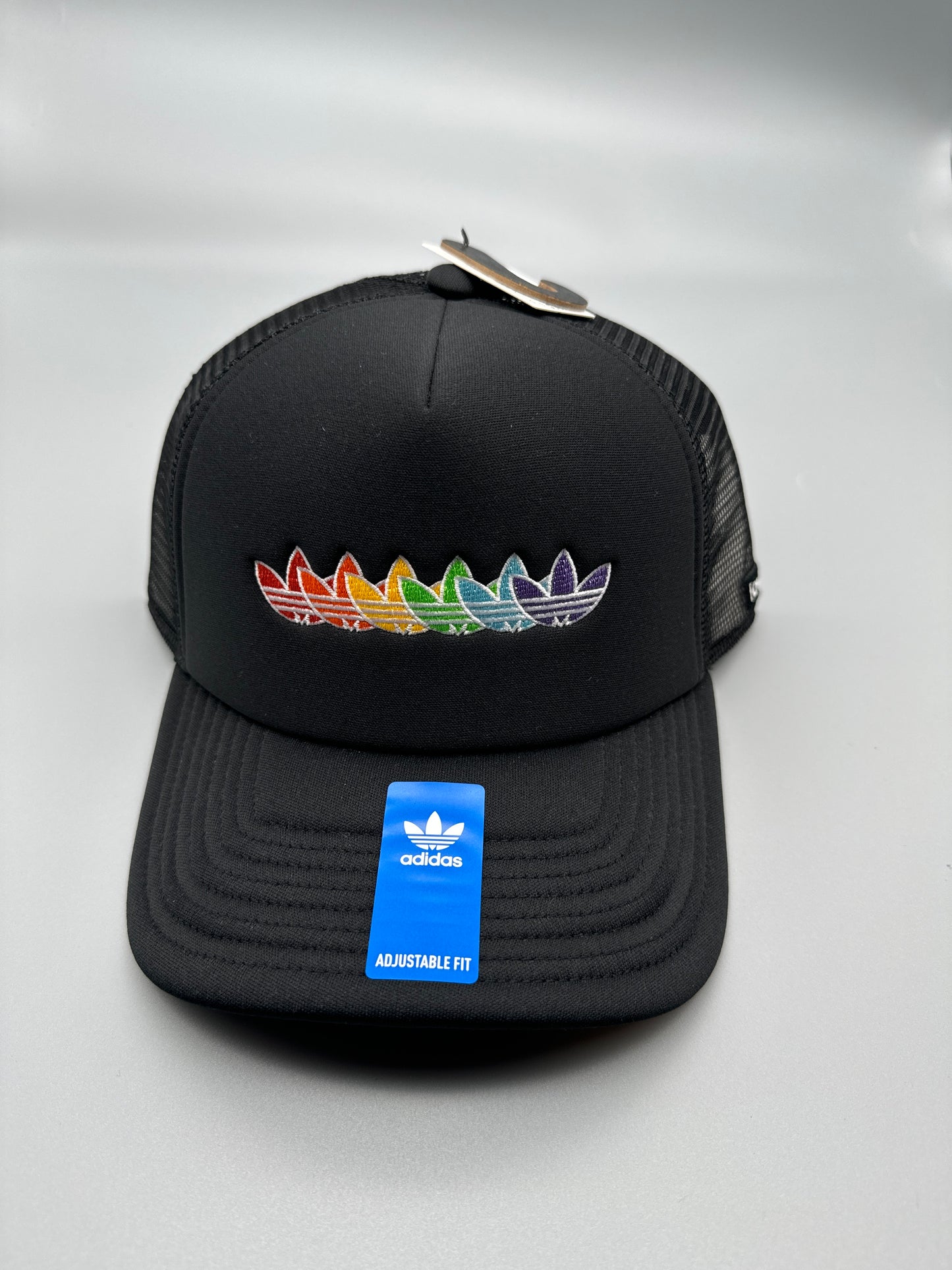 Adidas Hat - UPride Trefoil (gorra)